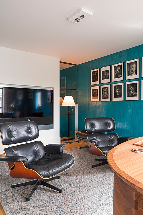 Ray & Charles Eames loungechair, vloerkleed Kasthall, vloerlamp Flos- Doornebal Interieurs